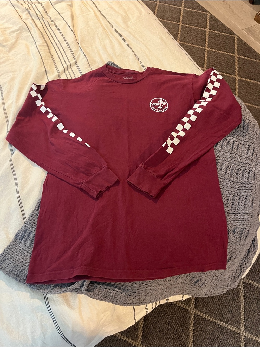 Men’s Vans “off the wall” classic fit burgundy LS tee (M)